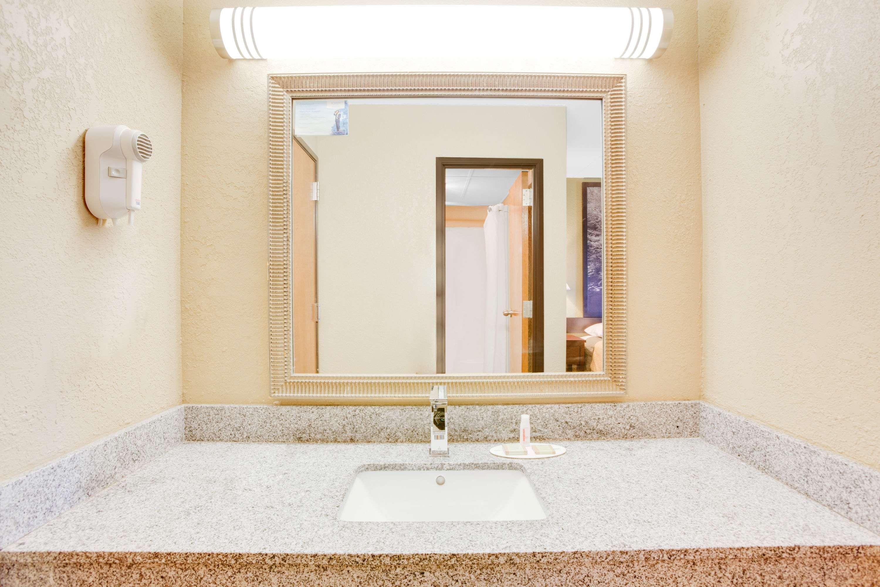 Super 8 By Wyndham Morrilton Motel Exterior photo