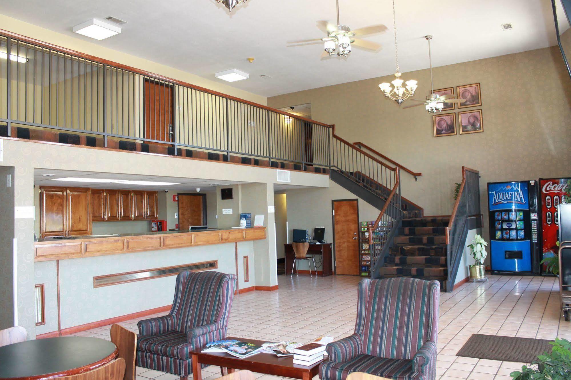 Super 8 By Wyndham Morrilton Motel Exterior photo
