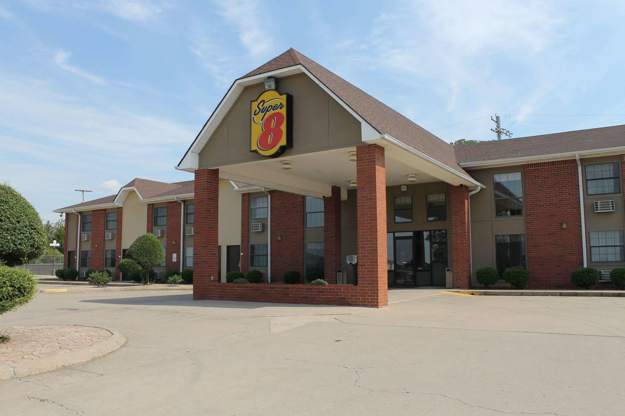 Super 8 By Wyndham Morrilton Motel Exterior photo
